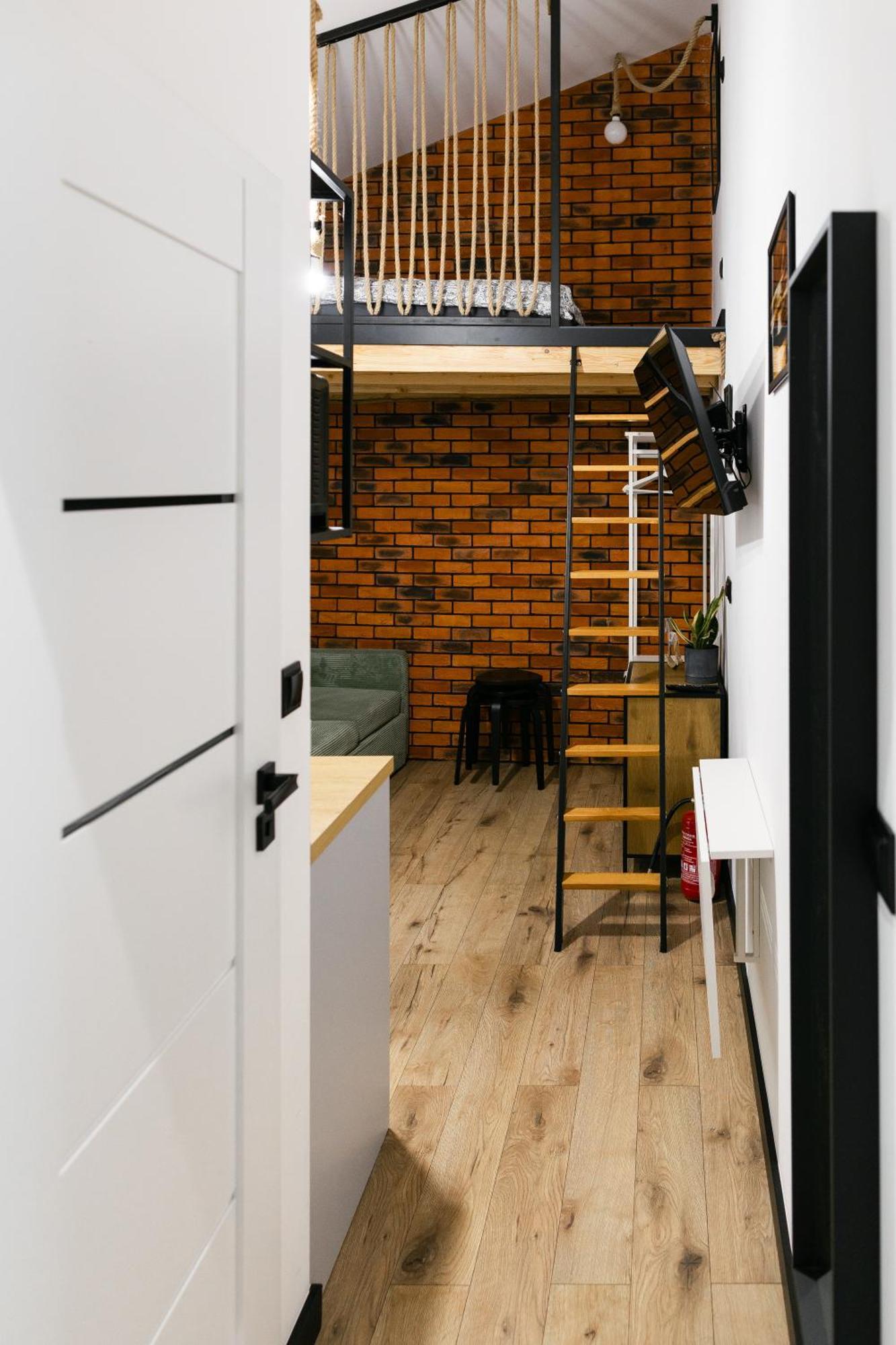 Loft Apartment *